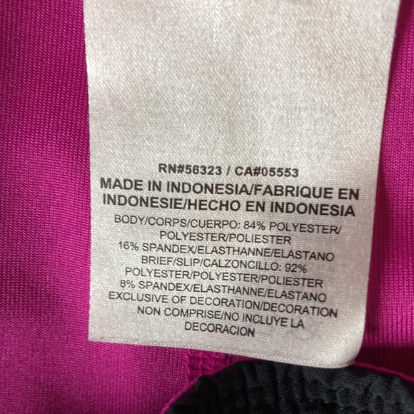 Nike Large shorts with built in shorts - Picture 5 of 7